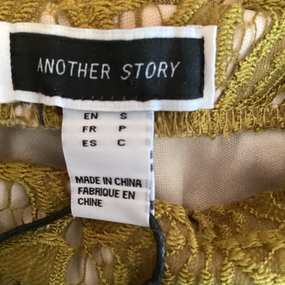 New Another Story floral lace overlay nude lined skirt Size Small - Picture 7 of 10